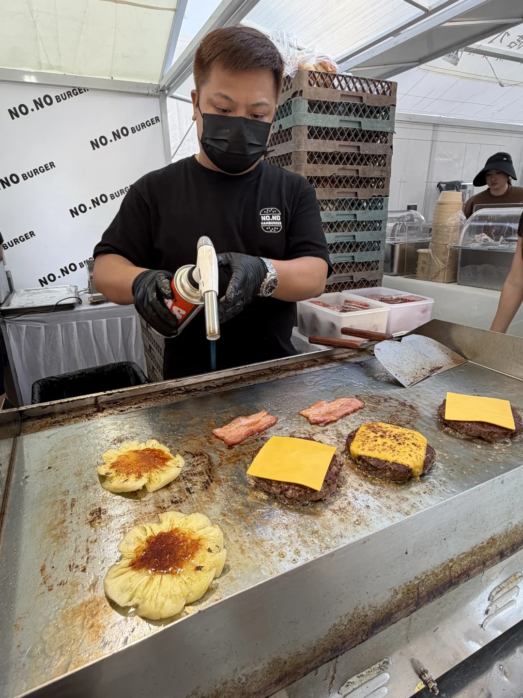 广州海心沙美食周开始了！记住这个大哥🍔