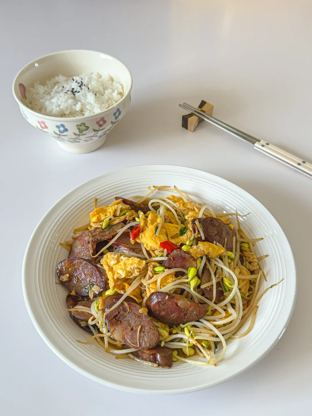 🍳豆芽鸡蛋炒腊肠！腊味爆香巨下饭