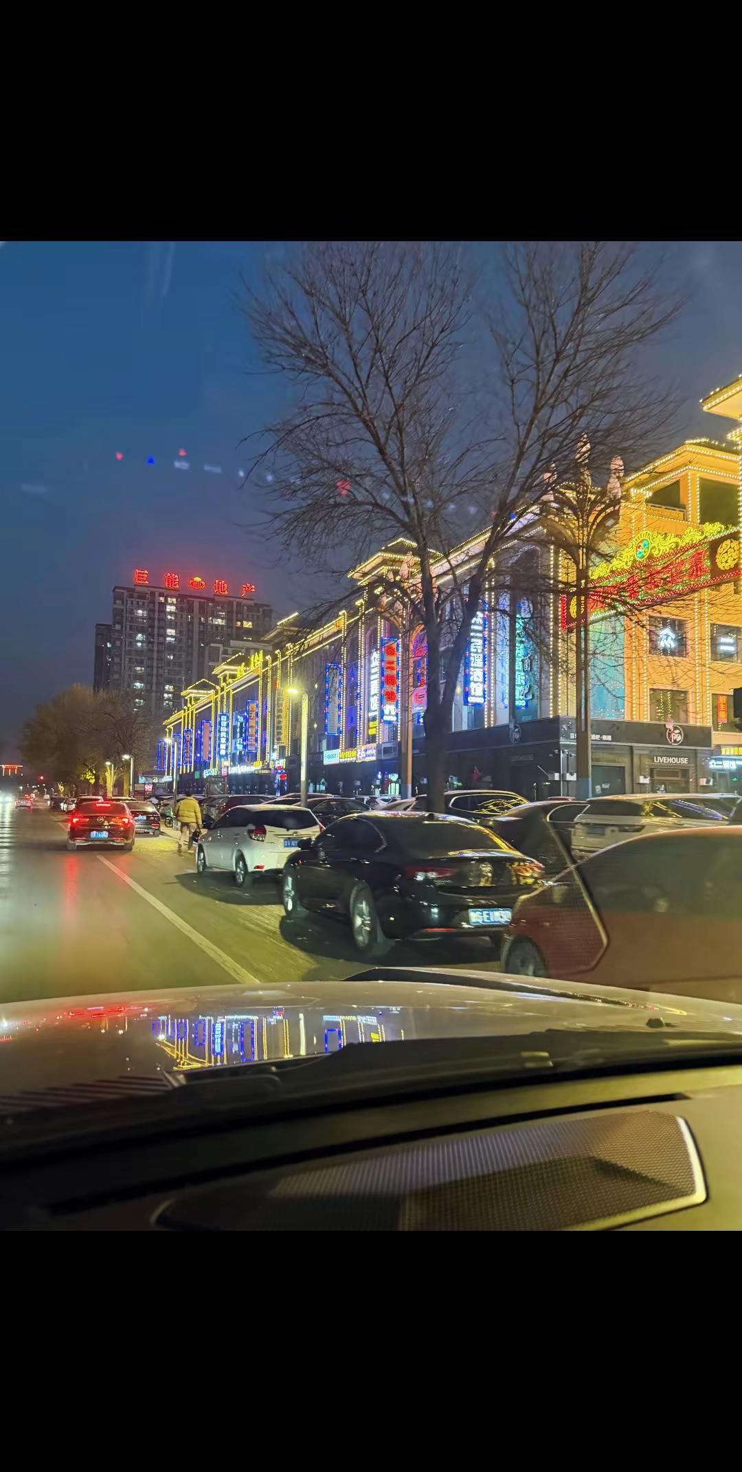 当你把人性看透，你就会变得通透，不愿意掺和无用社交，更不会讨好任何人了