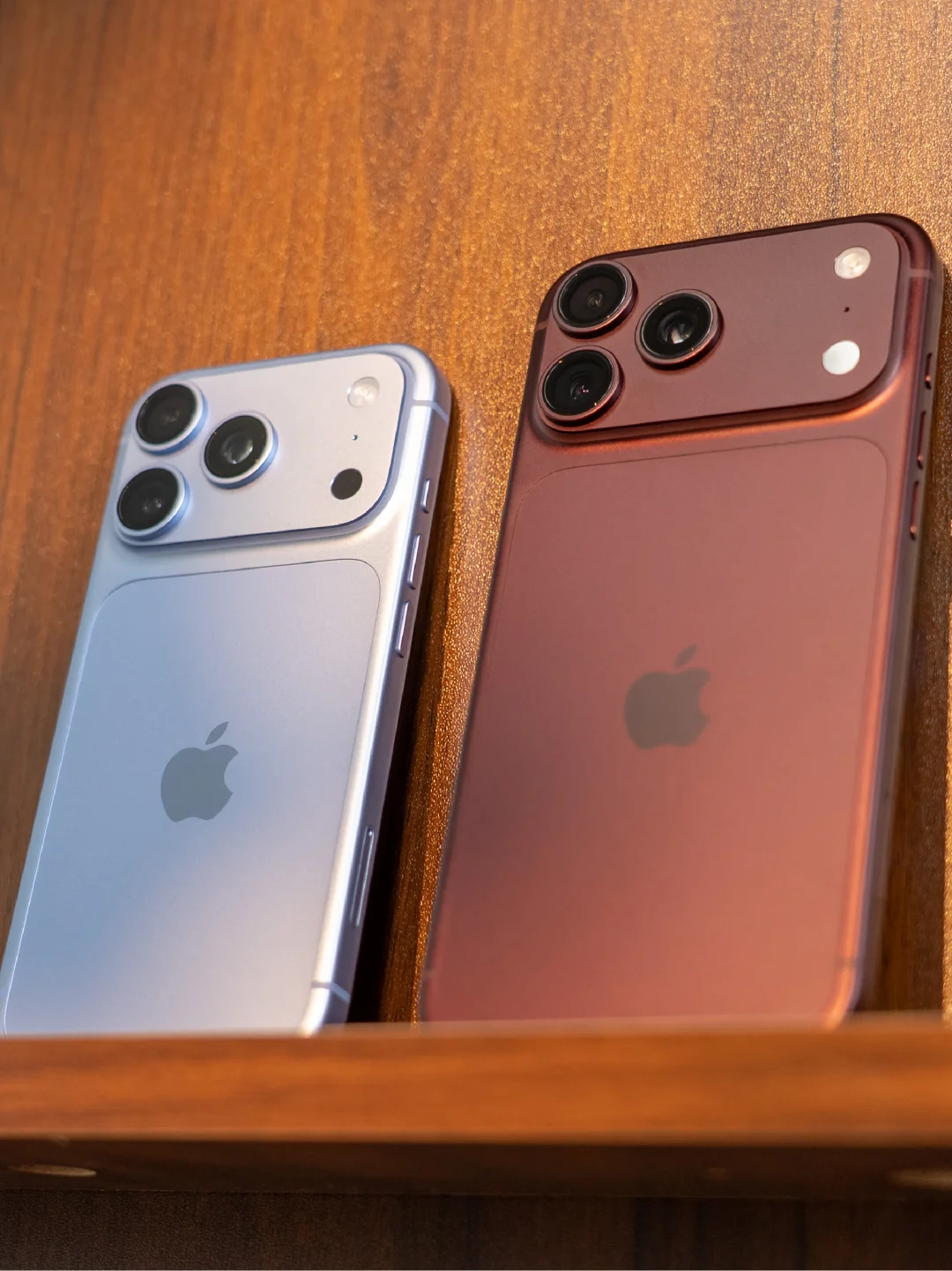 iPhone 18 Pro 系列到手，我选酒红