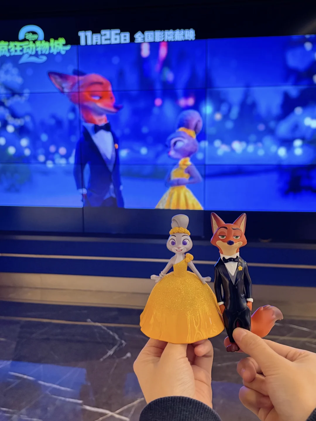 🦊🐰去看疯狂动物城2的我就这样拍！！