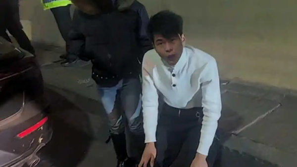 昨天，一则令人震惊的道路事故再次引发了大众对汽车安全的深刻反思。事发当...