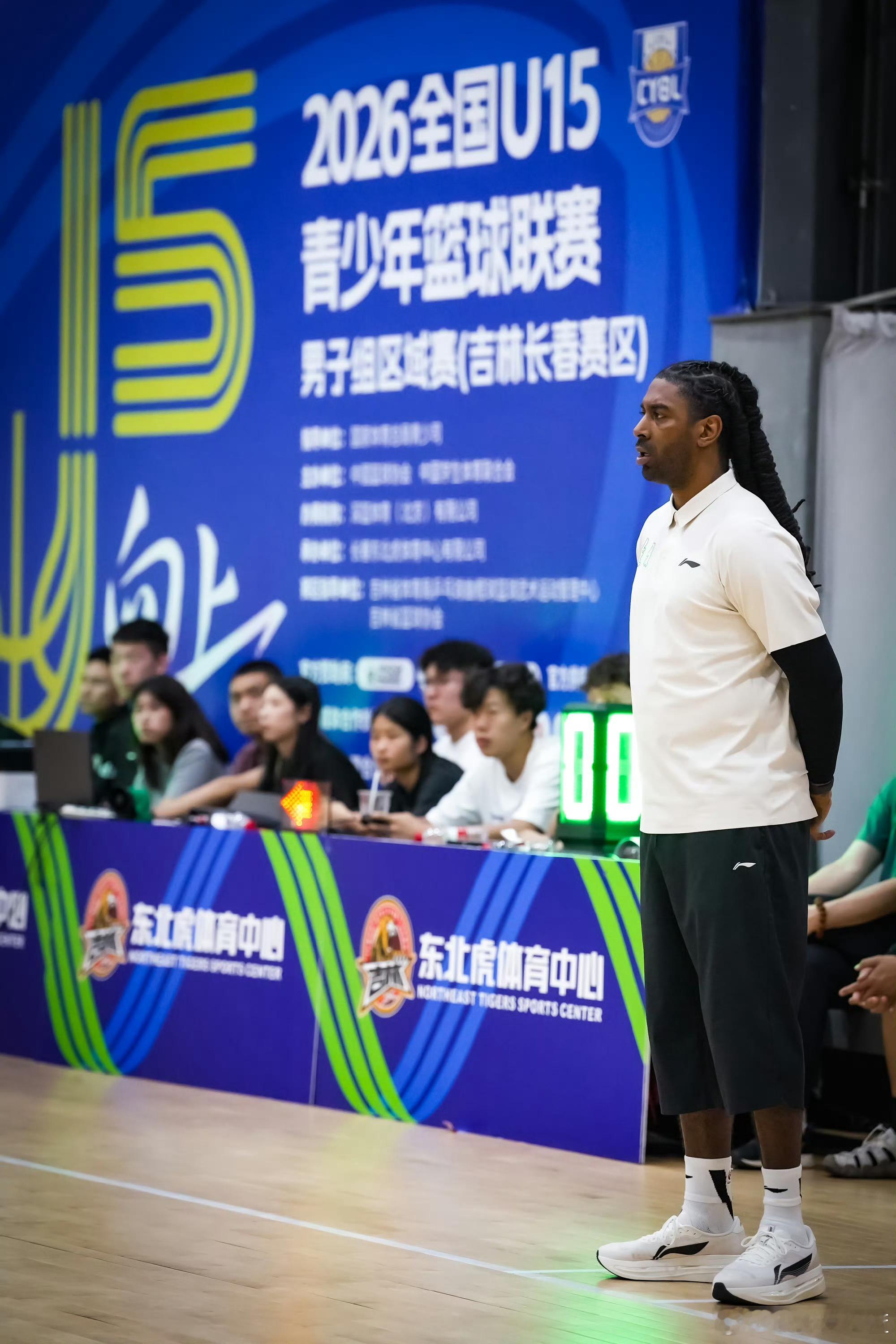 今日辽篮新闻汇总如下:1. 赵继伟赛后称球队快速调整状态，以防守带动进...