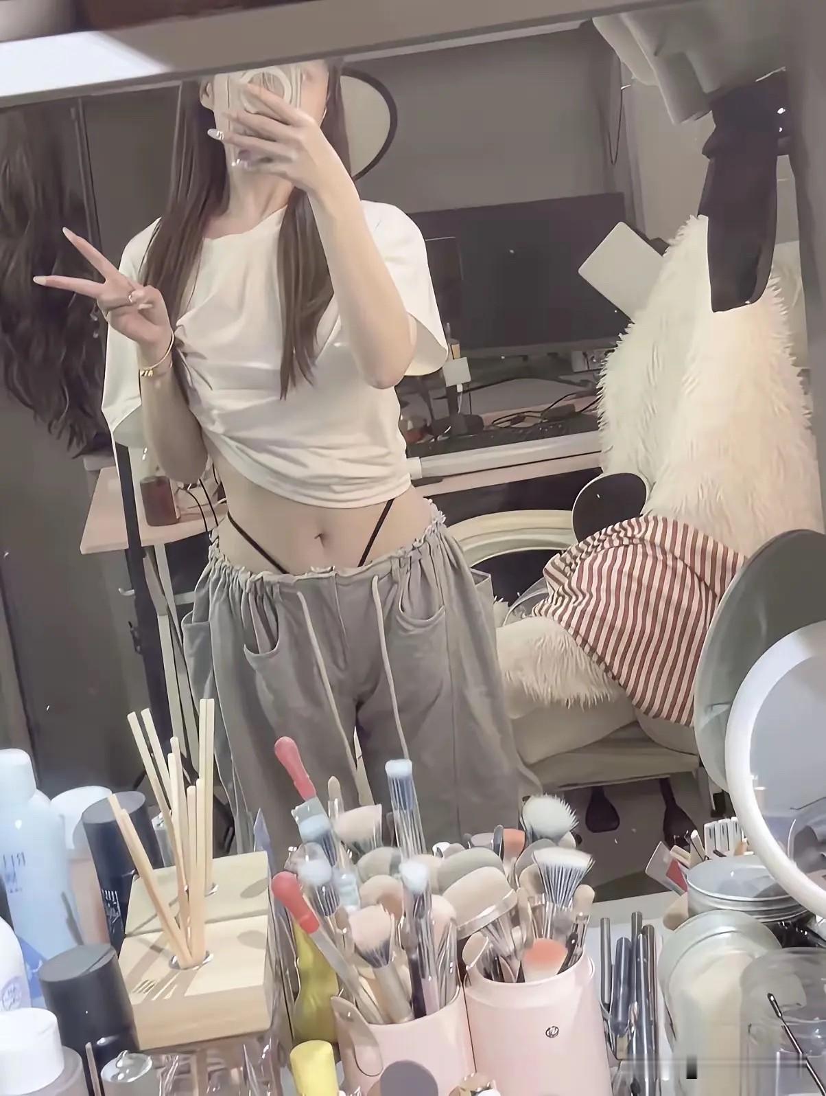 这两根黑色的带子起到了什么作用？