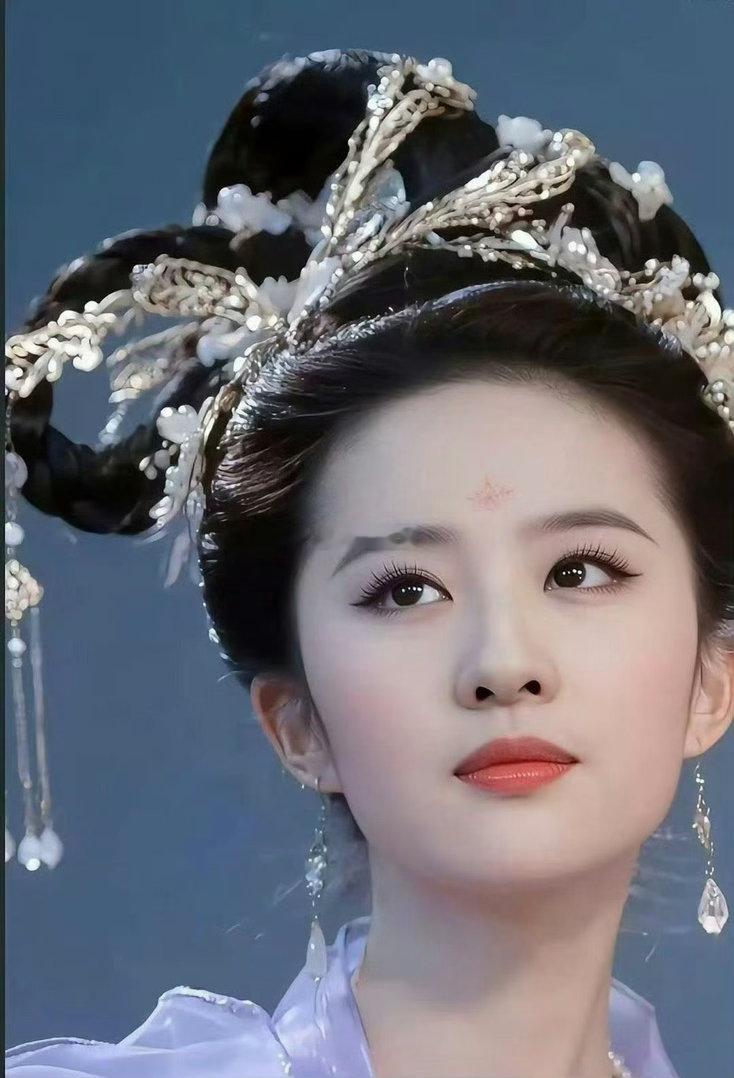 刘亦菲的嫦娥真是绝了，和86版西游记中的嫦娥不相上下 ​​​