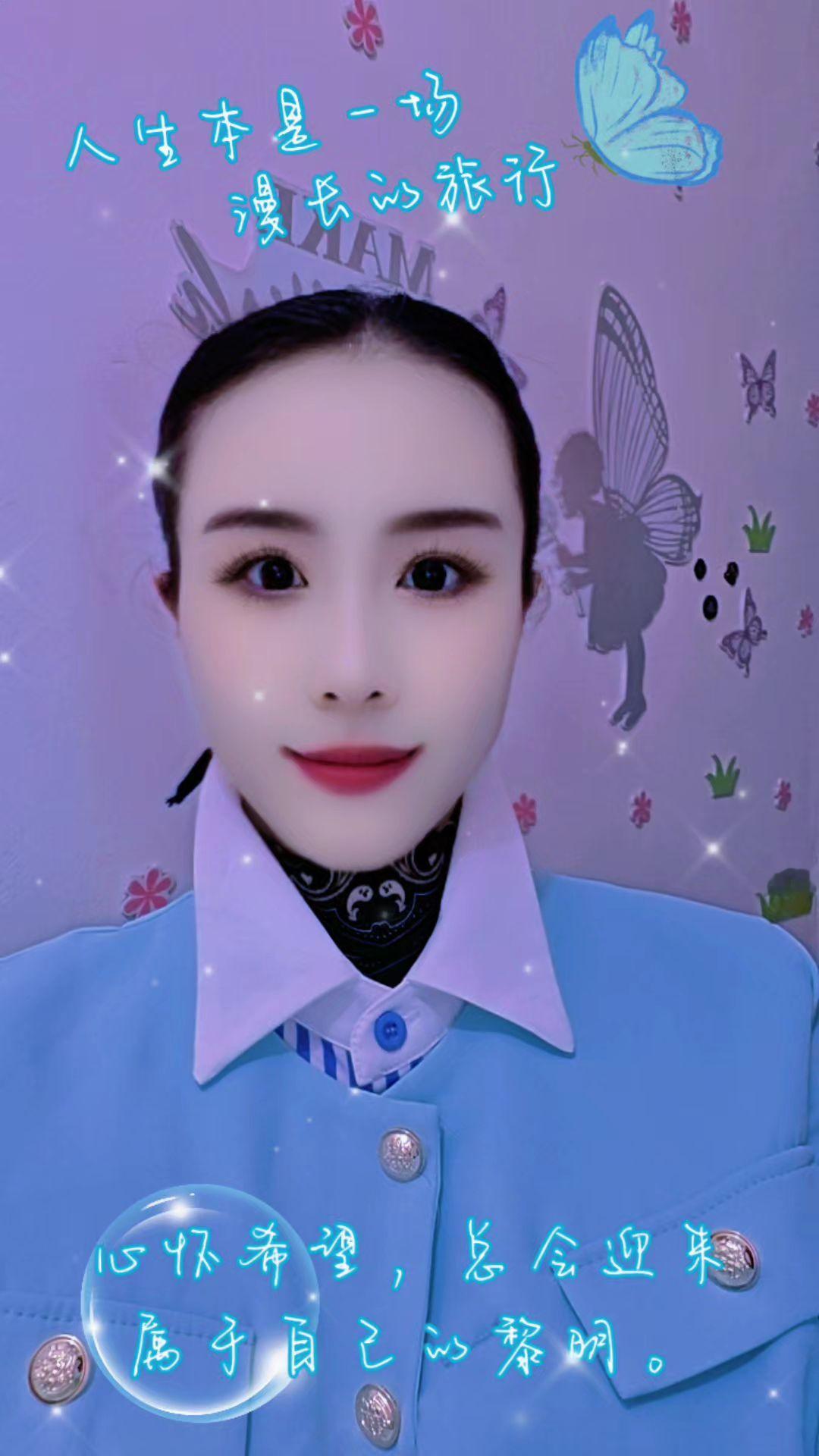 今天这身制服穿得我差点以为自己是高铁乘务员，结果同事说我是“高速小姐姐...