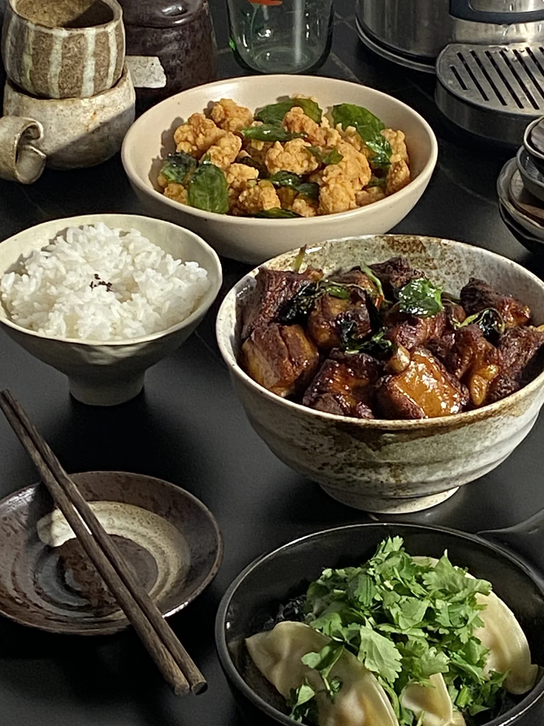 今日菜谱📜三杯排骨 香菜煎饺 盐酥鸡🥢
