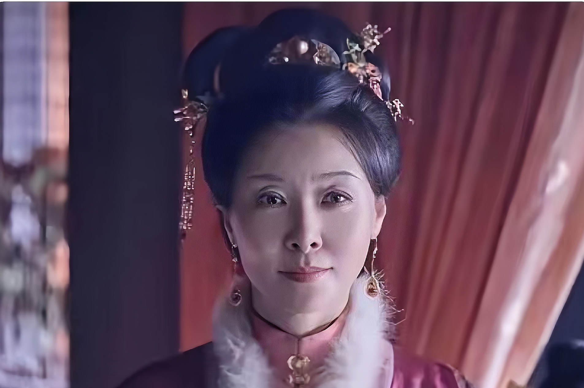 看了她的访谈。
我做了一个决定。
以后谁再问我什么时候要孩子，我先问一句，你养得起吗。
今天刷到柯蓝早年的一段采访，心里咯噔一下。

吴大维跟她开玩笑：&34;你不懂养孩子的快乐，60岁赶紧生一个。&34;柯蓝笑了笑，说：&34;无儿无女，是老天爷给我最大的福报。&34;

就这么一句话，把我这些年堵着的那口气顺过来了。