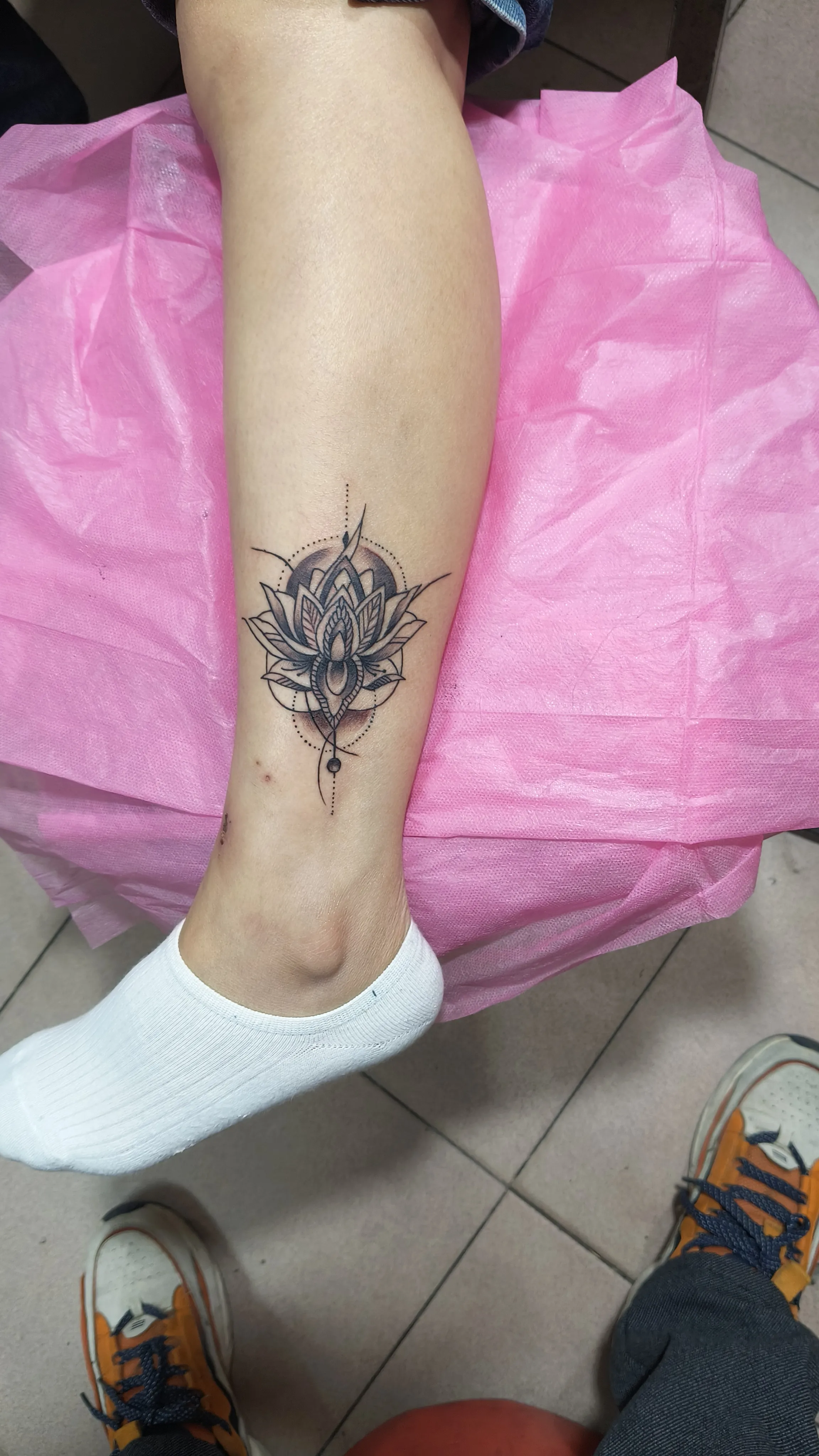 <p>头条创作挑战赛美女小腿纹身 <!--{img:0}--></p>...