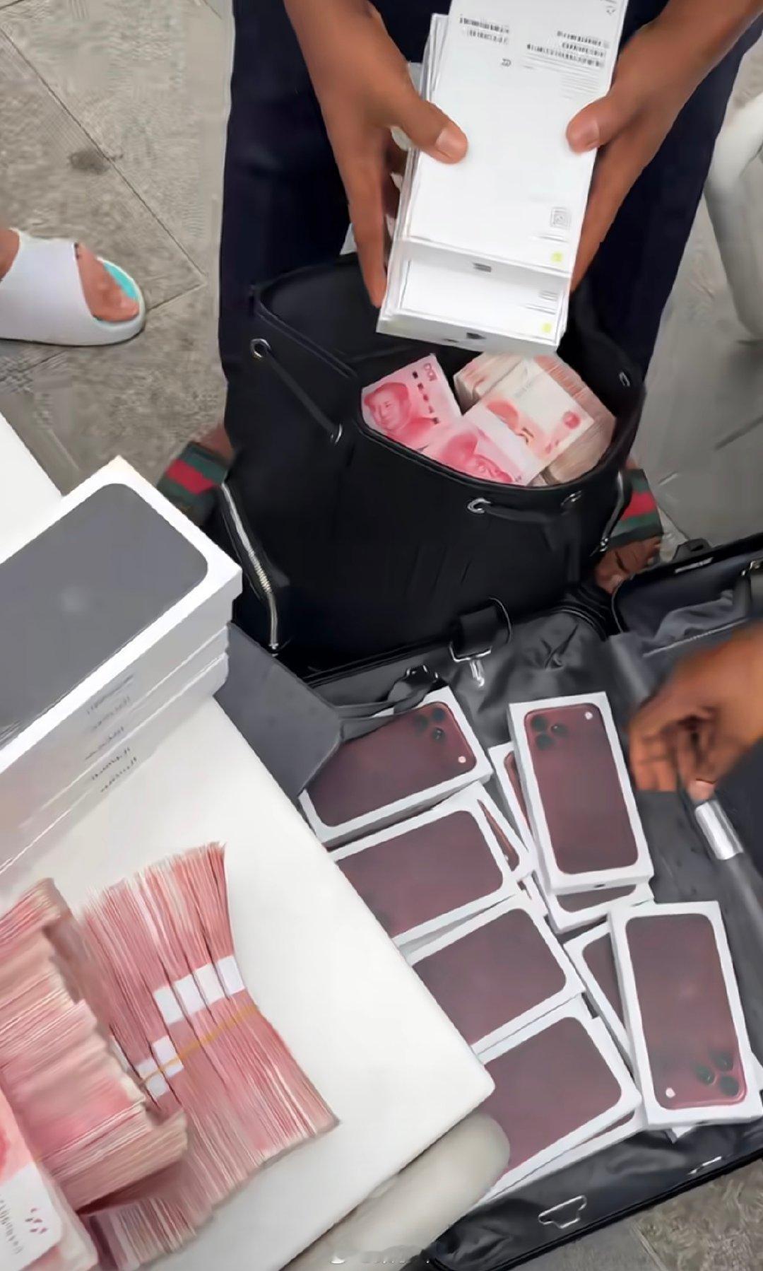 #iPhone18Pro黄牛一天一个价#今年iPhone 18 Pro系列溢价太低了，iPhone 18 Pro 都可能没人收购，Pro Max溢价几百块钱，发售当天就这行情，往后更不会好很多……还是等iPhone Duo开售吧，第一批起码能赚1000起步[doge] ​