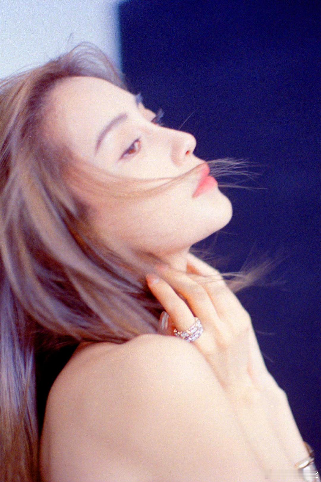 #angelababy[超话]# [音乐]#angelababy# 

遇到就是我们的缘分 所以一定要好好珍惜^_^

​