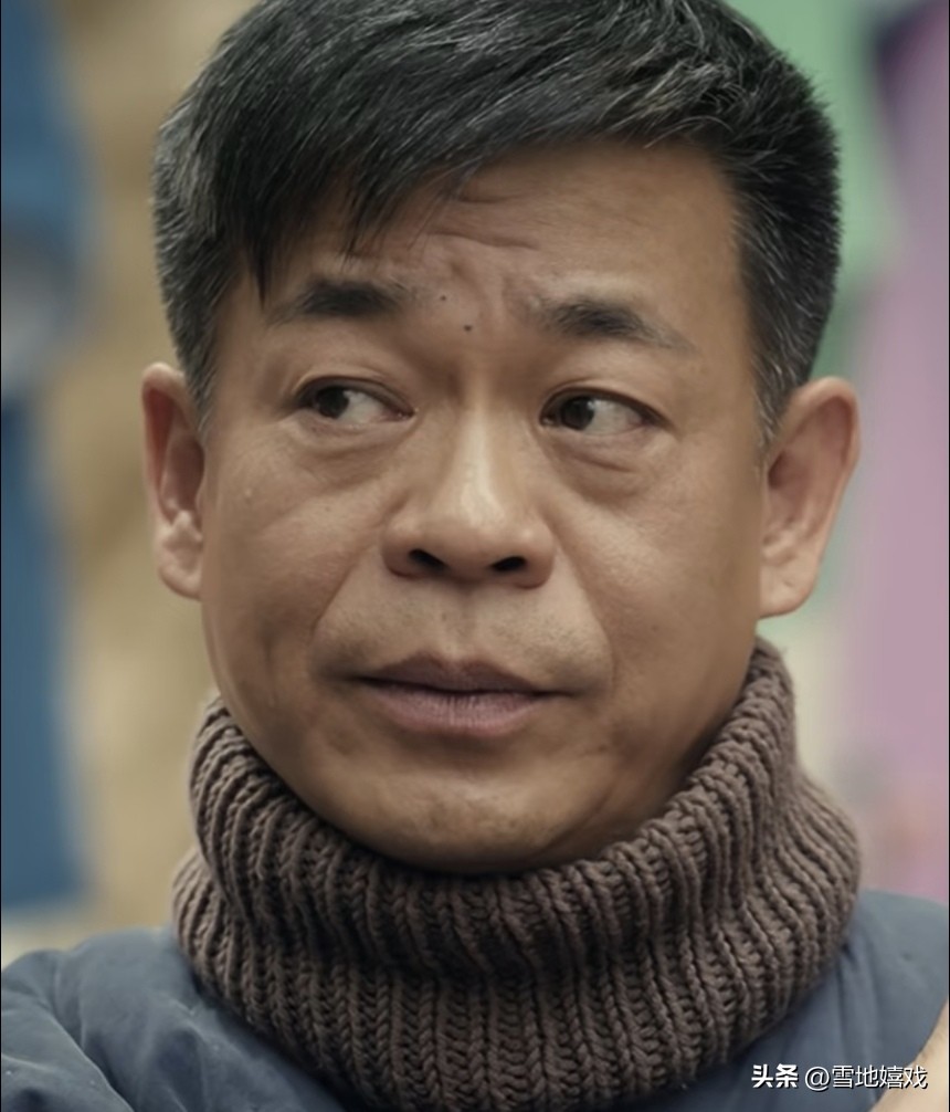 孙浩评论区一句留言打动网友：戏里的师徒，戏外依旧护短
 
娱乐圈精明人一抓一大把，谁愿意为了卷入舆论的后辈，主动给自己惹麻烦？

可58岁的孙浩，偏偏做了这件别人眼里“不聪明”的事。

当初刘浩存深陷舆论风波，闹得沸沸扬扬。工作室接连发布律师声明，圈内不少人选择沉默观望，生怕被牵连。唯独孙浩，在评论