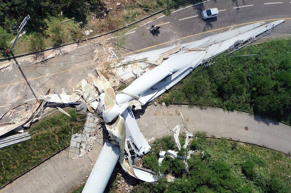 臺風“美莎克”侵襲韓國 風力發電機被攔腰折斷-圖2