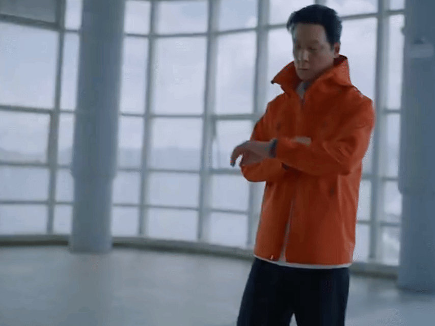 #吴彦祖佩戴华为手表#
我发现了什么？Ultimate 2 ？？？？
#被吴彦祖戴的华为手表种草了# ​