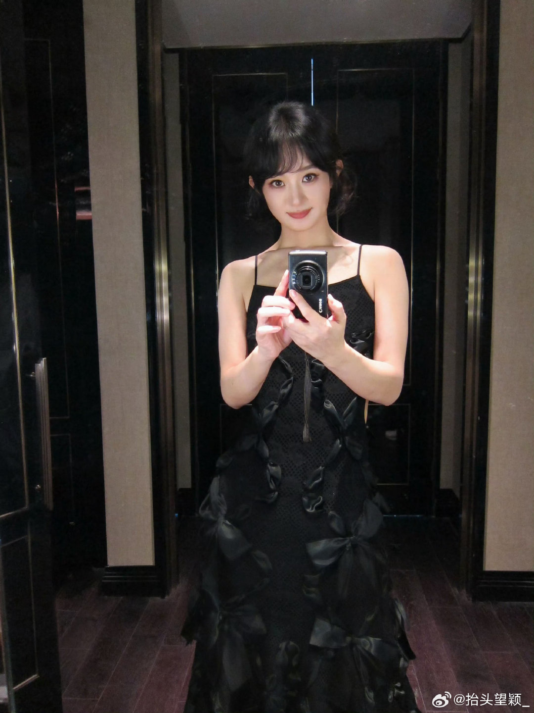 #赵丽颖[超话]##赵丽颖# 

自拍 ​