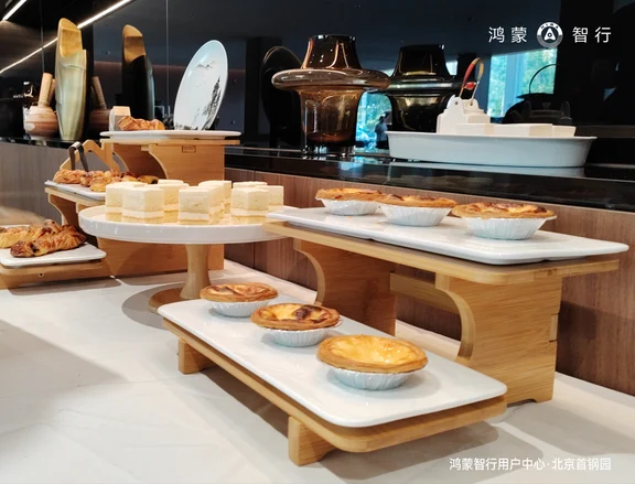 🏵鸿蒙智行 三车齐聚 再启新程✅智界R7焕新｜23.98万元起售✅智界RX上市｜25.98万元起售✅享界V8开启预订｜预售价32.98万元🎉展车均已到店 欢迎莅临品鉴✨更有购车专案和权益等您尊享