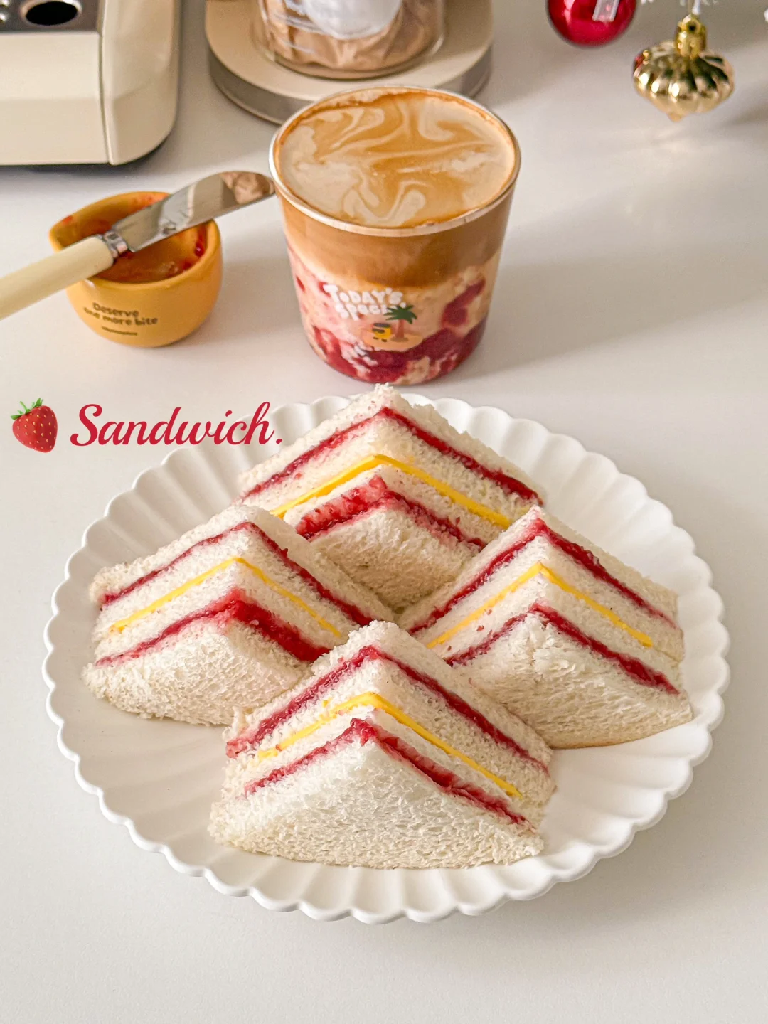 🍓软绵绵草莓酱芝士三明治🥪一口下去巨满足