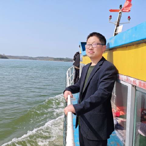 苗乐伟-