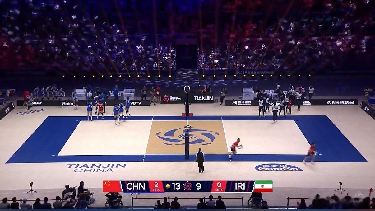 中国队依靠发球，还有伊朗队不稳定开始发疯[笑cry] 第三局中国队13...