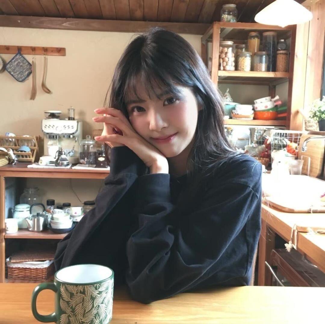 Wechat｜自由感高级女头｜气质干净𝐢𝐧𝐬女头 ｜女生头像｜小众头像｜气质头像｜温柔女头｜甜美头像｜韩系女头｜颜值头像    
壁纸分享/Wechat背景图/背景图/聊天背景图/壁纸套图/iPhone壁纸/审美积累/手机壁纸/高清/风景/小众 /自喜/猜你喜欢/头像/风景/壁纸/头像    
杨幂 刘诗诗 唐嫣 赵丽颖  ​