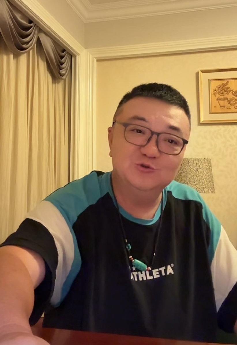 董路，准备诚邀国脚武磊——与留洋足球小将座谈，传授职业球员经验。

     董