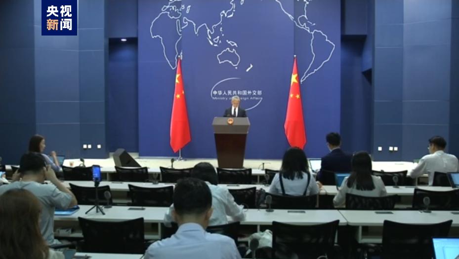 就在10月12日，外交部正式下达反制令，对伯利兹的丰塞卡、巴拉圭的比利亚特两名政客实施全套反制。
这两名官员，长期在涉台议题上作祟，坚持所谓和台湾保持外交关系，不断发表伤害中方核心利益的言论，刻意挑衅一个中国原则。
按照反外国制裁法，三项惩戒同步落地：
第一，冻结其在中国境内全部财产；
第二，国内所
