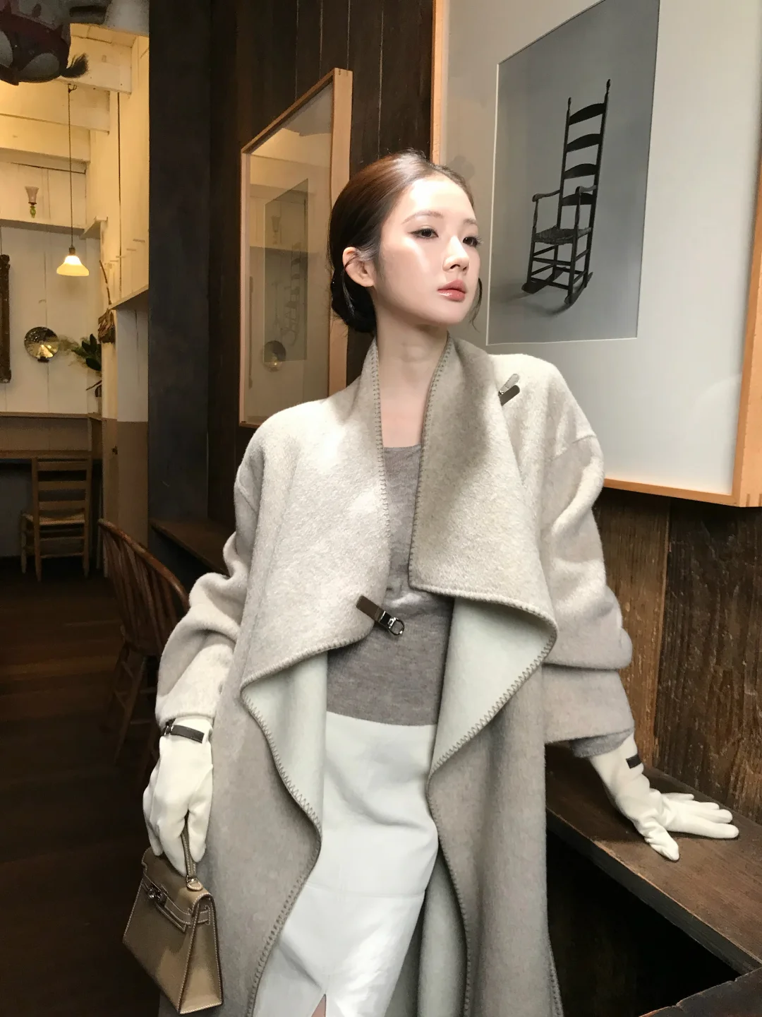 她的身上自带一股雾感疏离
