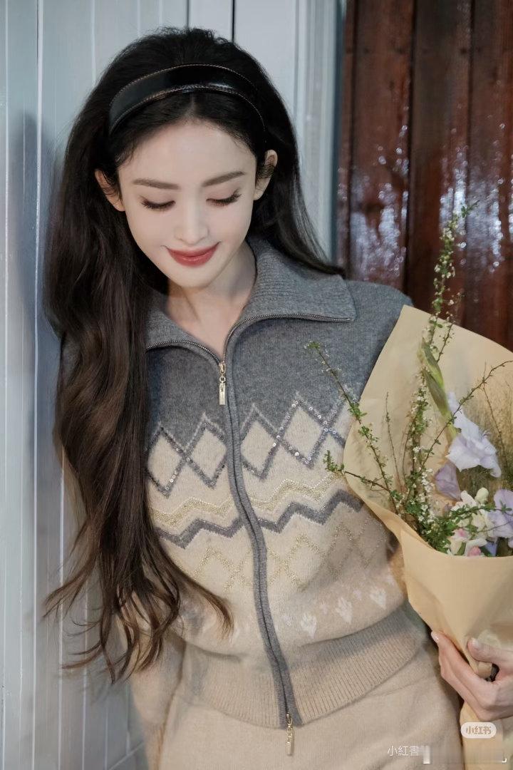 #娜扎[超话]##娜扎骑马后遗症#[心]#甜仇说娜扎是内娱第一美# [心][心][心]不得不说你是有点热搜体质的[允悲][允悲][允悲]妹宝下次骑了马去按个摩第二天就不会痛了​