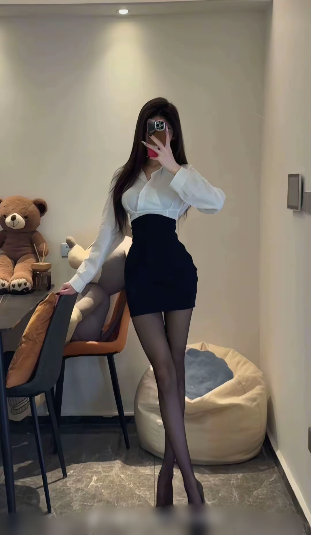 <p>好身材好气质 大长腿小蛮腰 <!--{img:0}--></p>...