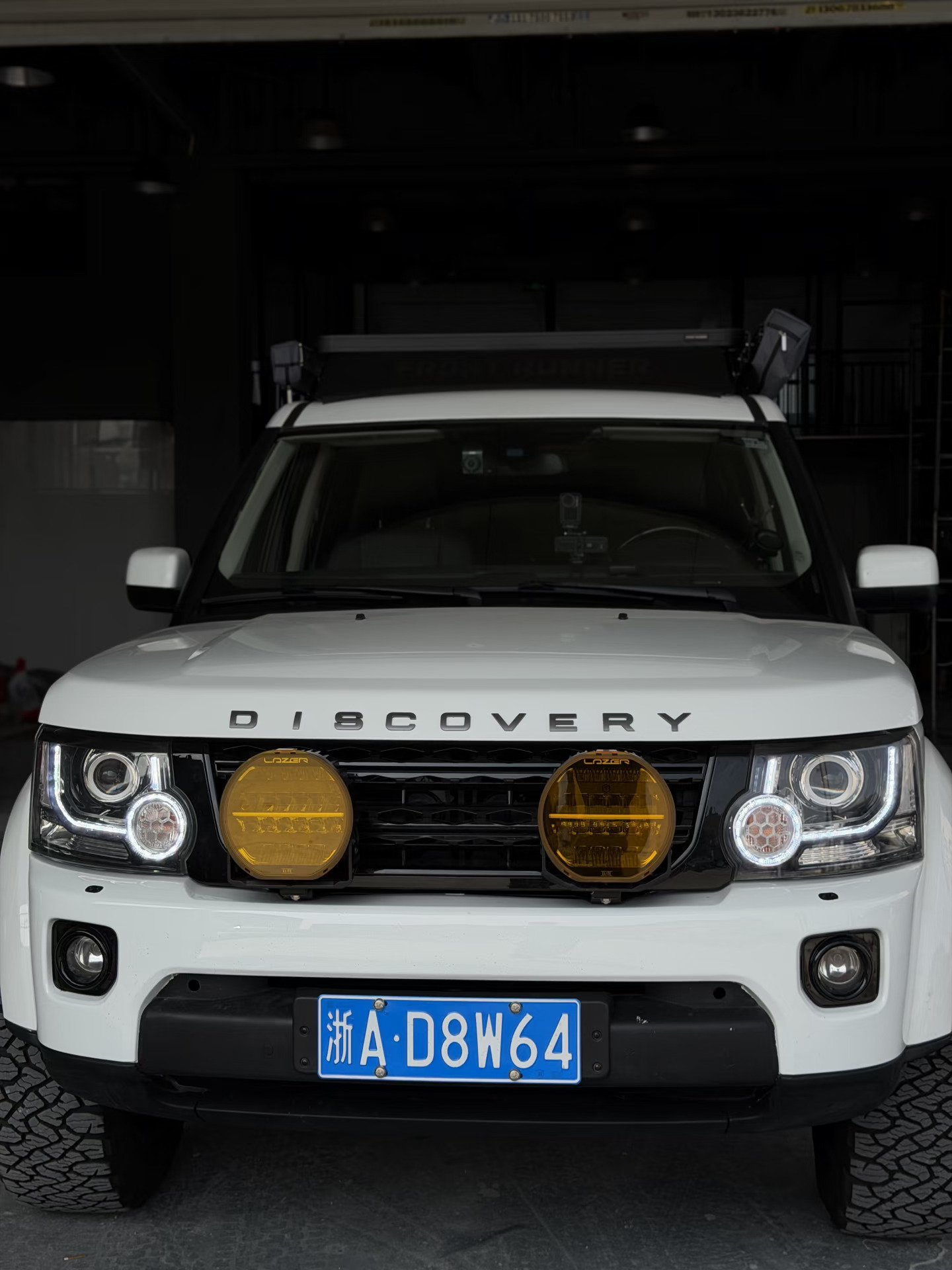 12款12年路虎发现四5.0 V8
最高配浙牌1把锁 7座 825w音响 D柱喇叭 电调方向盘  23万公里实表原版
机械整备非常到位  💰30000
包含 全车油水 摆臂胶套 原厂正时
原厂刹车片刹车盘  原厂水管油管
Land luff重载减震 💰12800
Land luff副油箱 💰7800
澳洲M备胎架 💰8600
南非行李架💰16800
南非扰流板💰4000
南非折叠桌💰6800
天涯后备箱置物架💰2500
天涯手机支架💰1200
Lazer射灯💰14800
中网支架💰680
YBOS 6路开关 💰1180
老改新套件💰4800
透镜升级💰4800
8mm护板 💰2800
ARB侧帐💰2000
ARB洗澡帐篷💰1000
爬梯💰880
百路驰KO3 💰1600✖️5🟰8000
18寸定制轮毂 💰1600✖️5🟰8000
Icom对讲机💰4000#路虎发现四