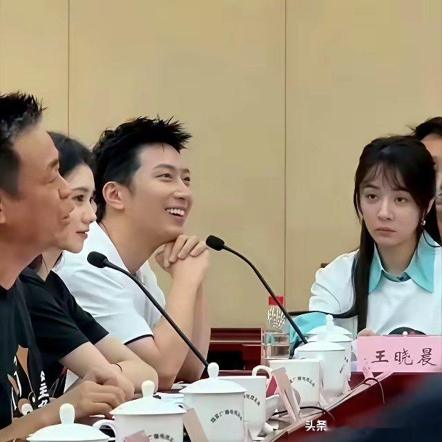 娱乐圈就是一场又一场的未解之谜！王晓晨何尝不是哪位既不承认也不否认恋情的女人？ ​