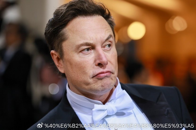 马斯克这样玩，接下来汽车就不是一辆普通的汽车了

第一：自动驾驶就不用说了，他可以自己理解环境、规划路线、执行任务。

第二：汽车从消费品变成生产资料。现在买车是花钱，未来如果Robotaxi真正成熟，车主不用车的时候，汽车甚至可以自己出去赚钱。

第三：人家不玩床，冰箱，帐篷，一辆车的核心不 ​