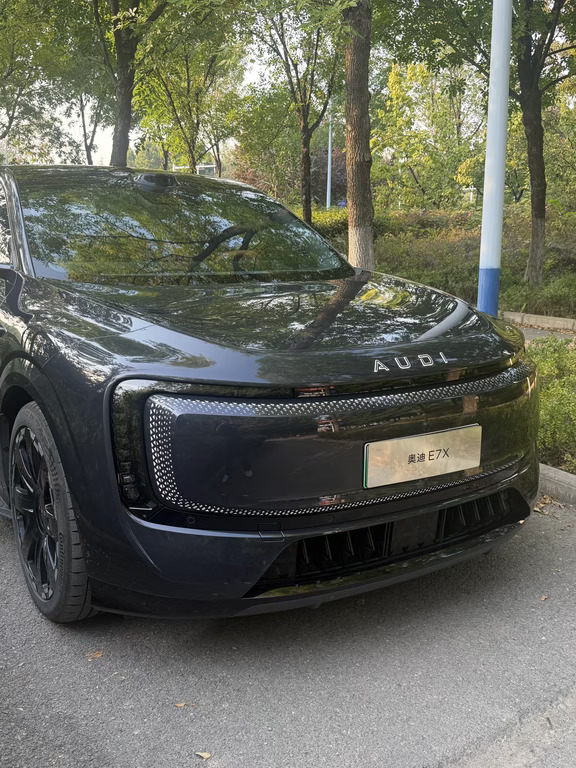 开门时后方来车，灯会替你“喊”一声