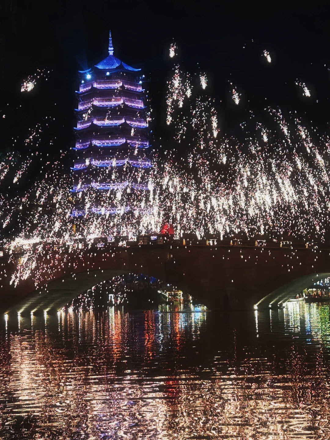 峰林布依打铁花｜终于找到神仙机位