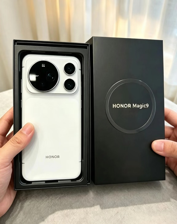 悄悄给看一下荣耀Magic9外观设计，4799元起