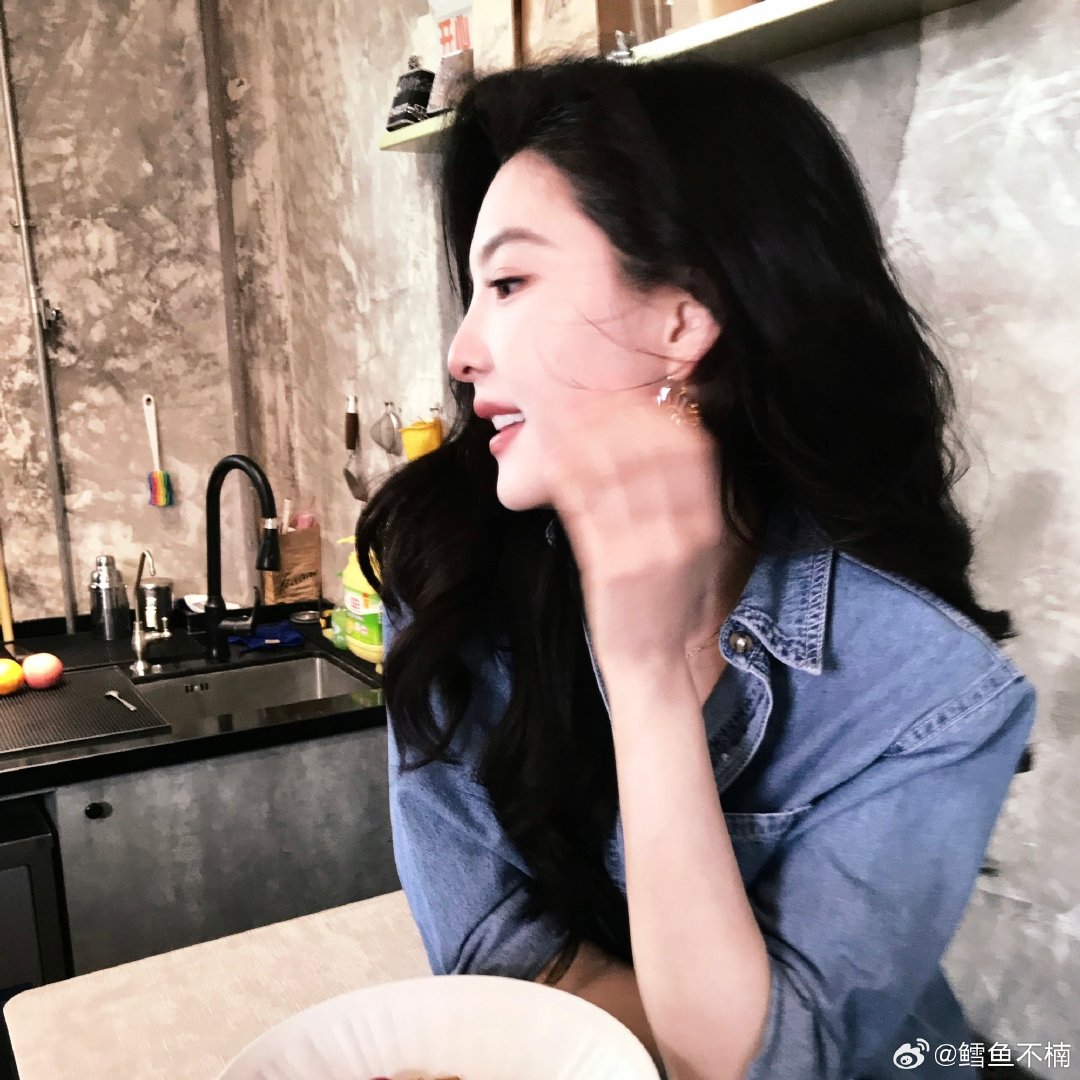 #章若楠[超话]#  zrn#章若楠千禧辣妹ccd# 

楠楠

​