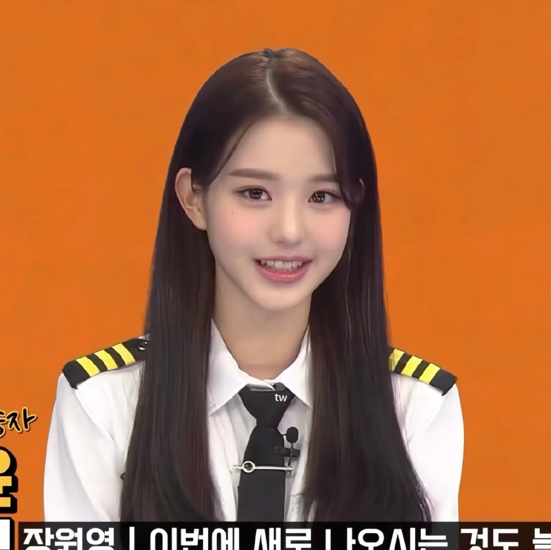 太俊了 少年气和少女感并存的时期 我的审美真的是张元英全肯定….. ​