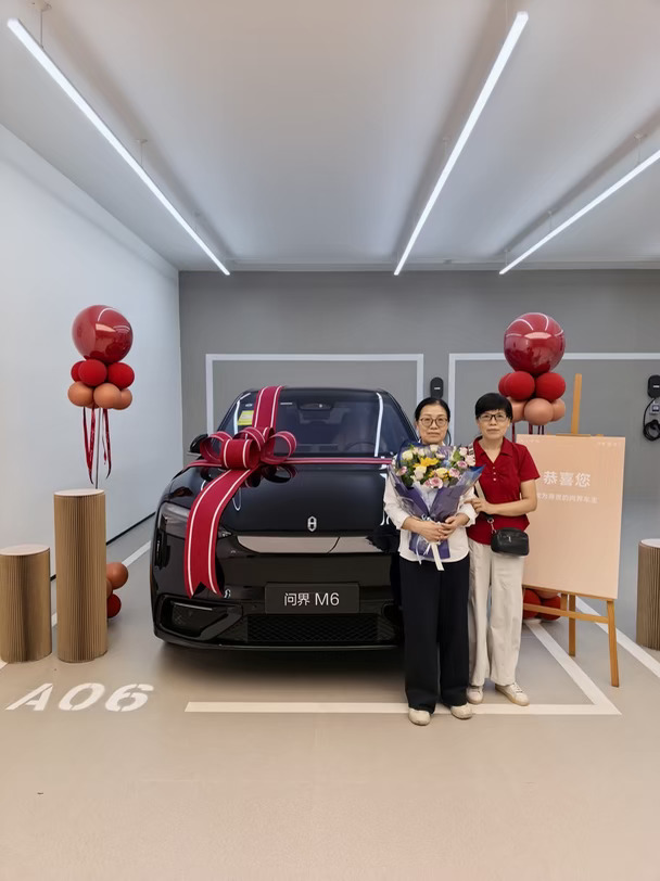 问界M6提车啦