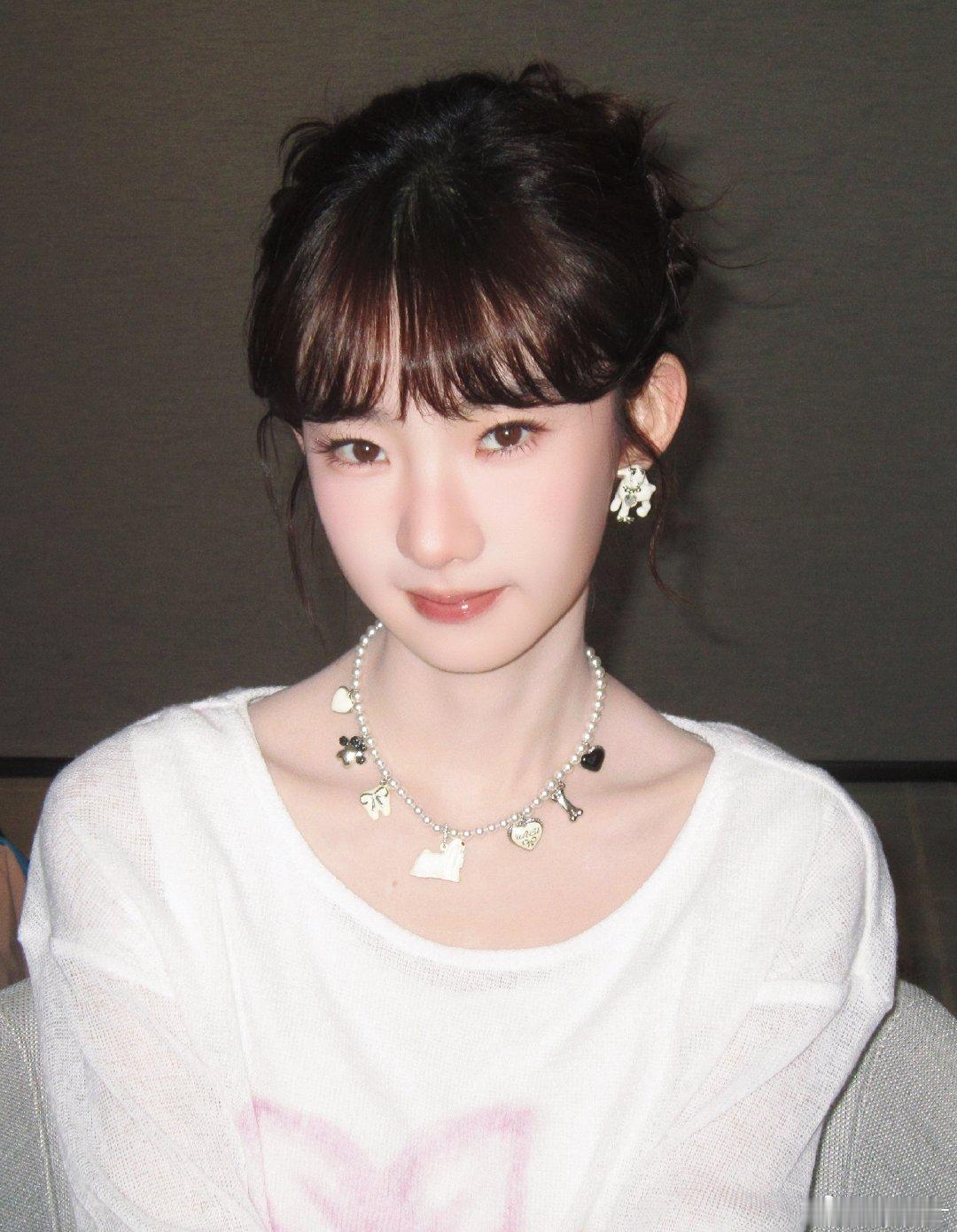 #张艺凡[超话]# 
我们为彼此写出更美的画卷 ​