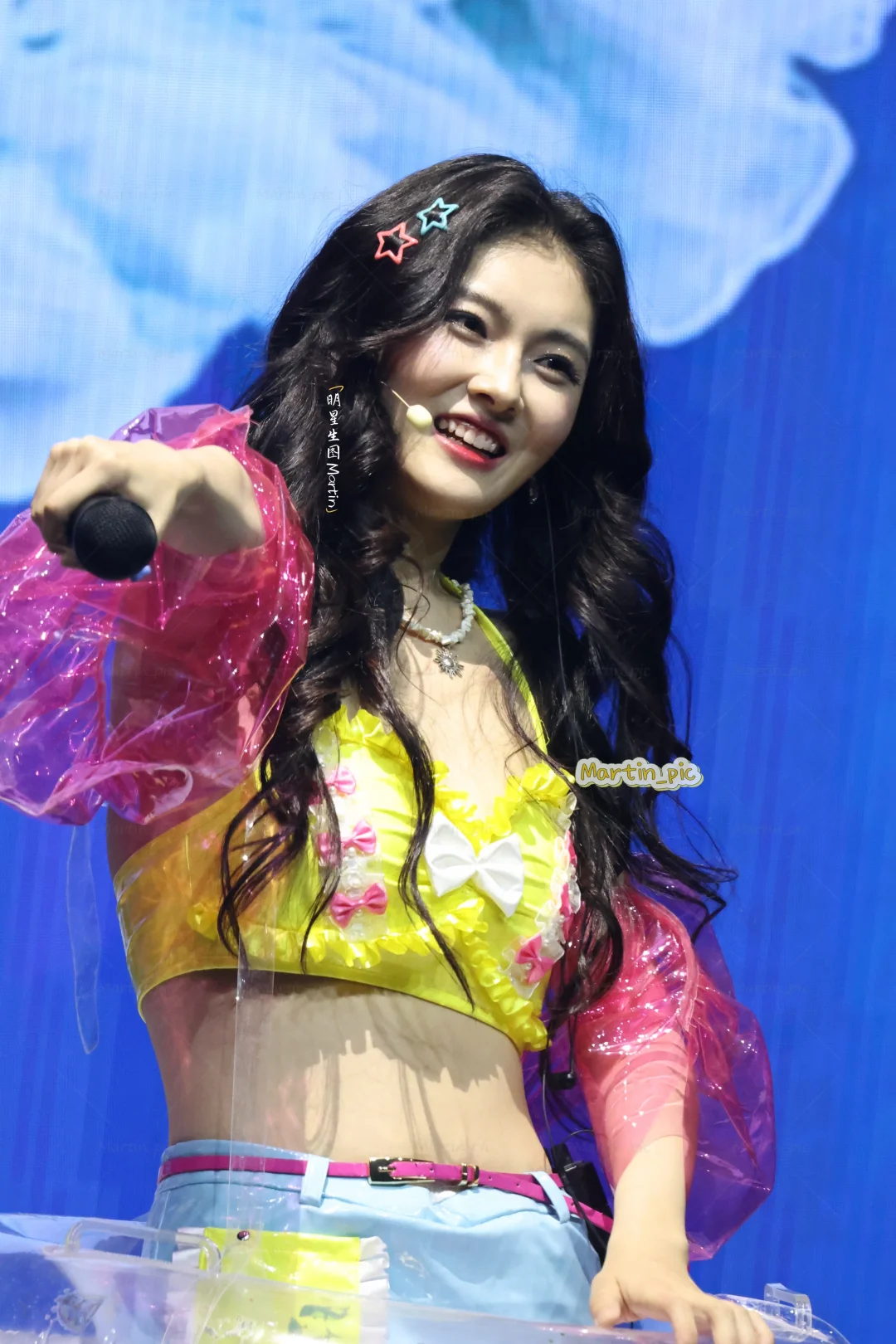 孙芊浔 生日会舞台生图掉落