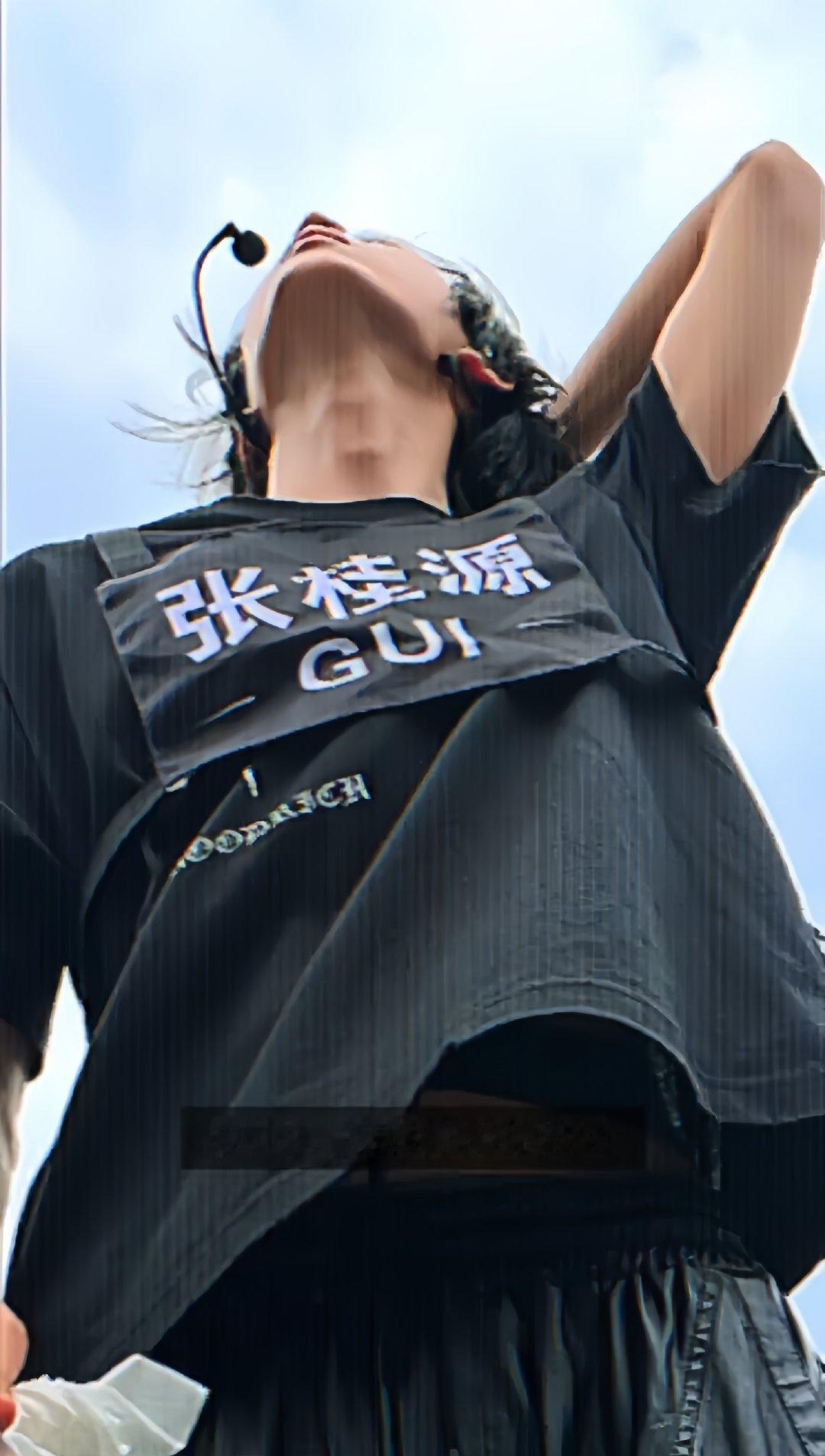 我知道为什么杨啵纹这个视角看张挂圆会这么痴了 ​