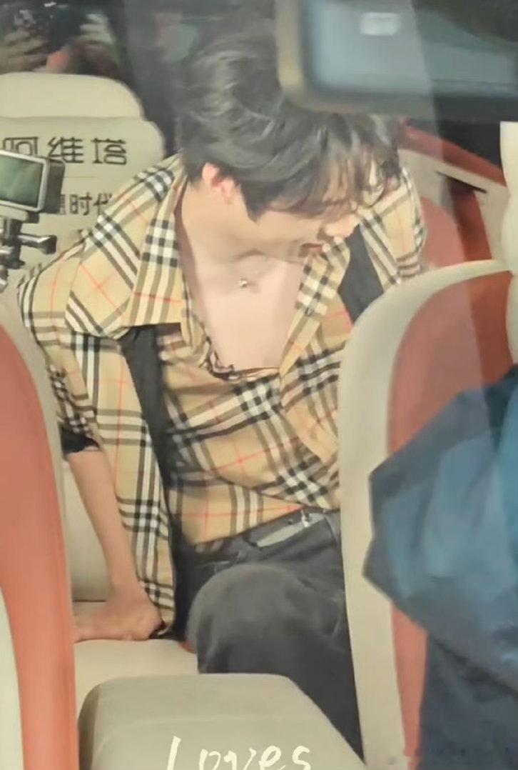 宋亚轩这么喜欢连发多条睡觉微博也是人之常情 ​