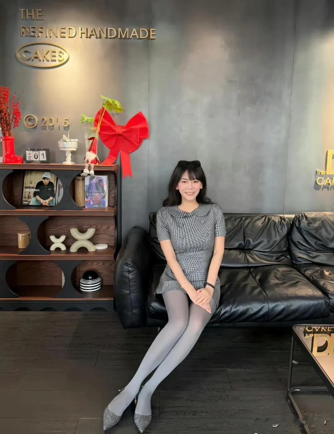 丝袜中的高级灰