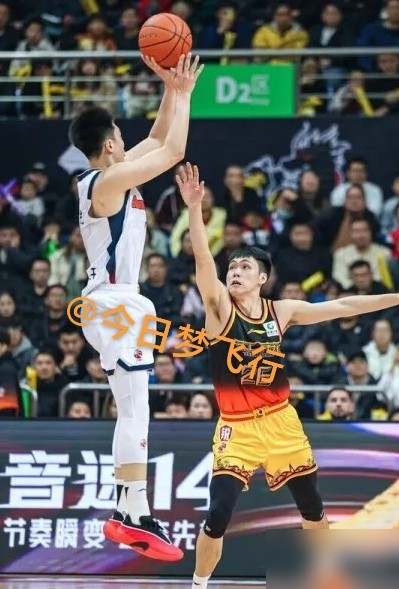 别再说杜锋只会骂人了。 看看他赛后这几句话，句句都在刀刃上。 十天...