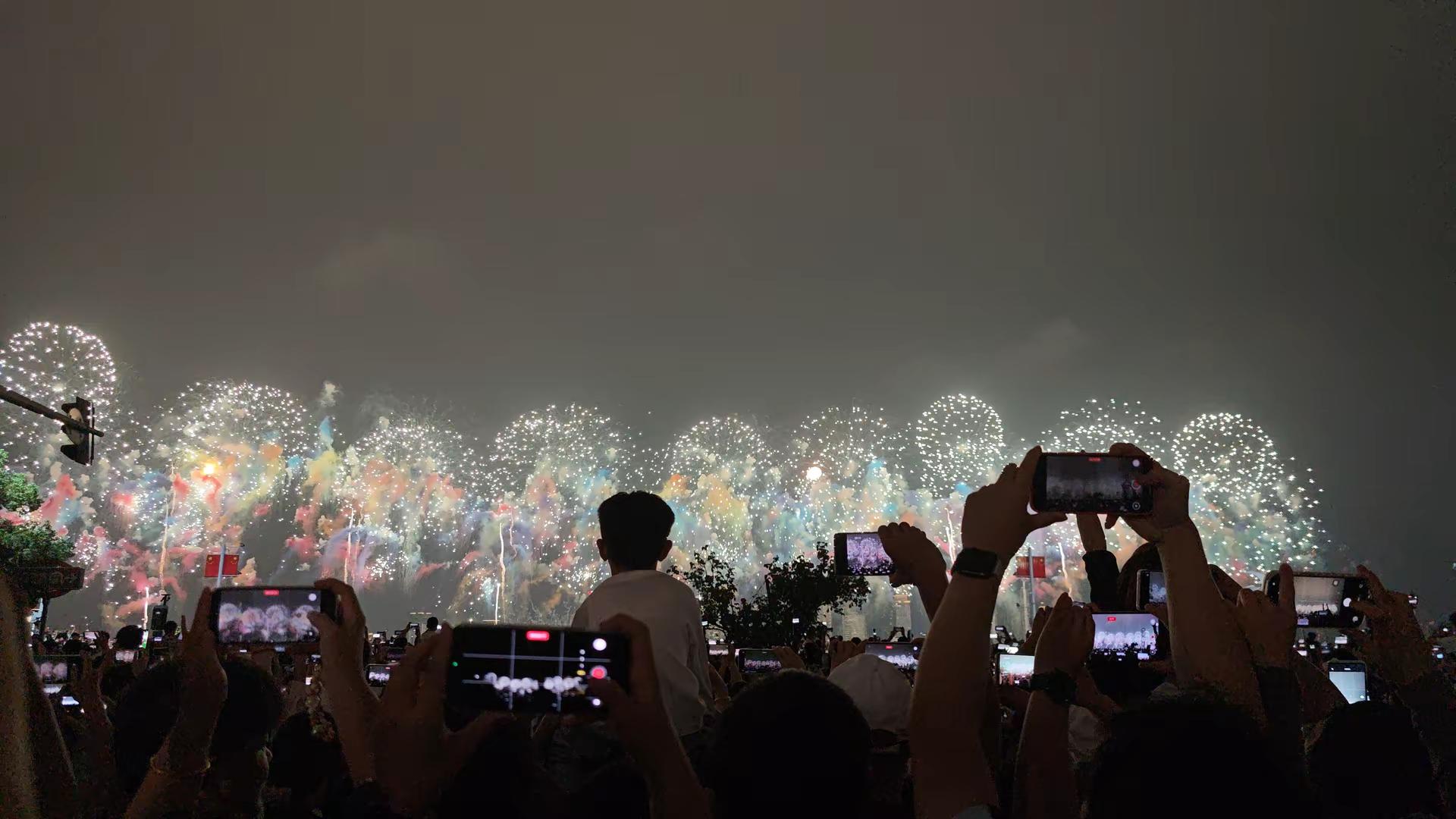 又是一年一度的烟花🎆 南昌 南昌国庆烟花晚会