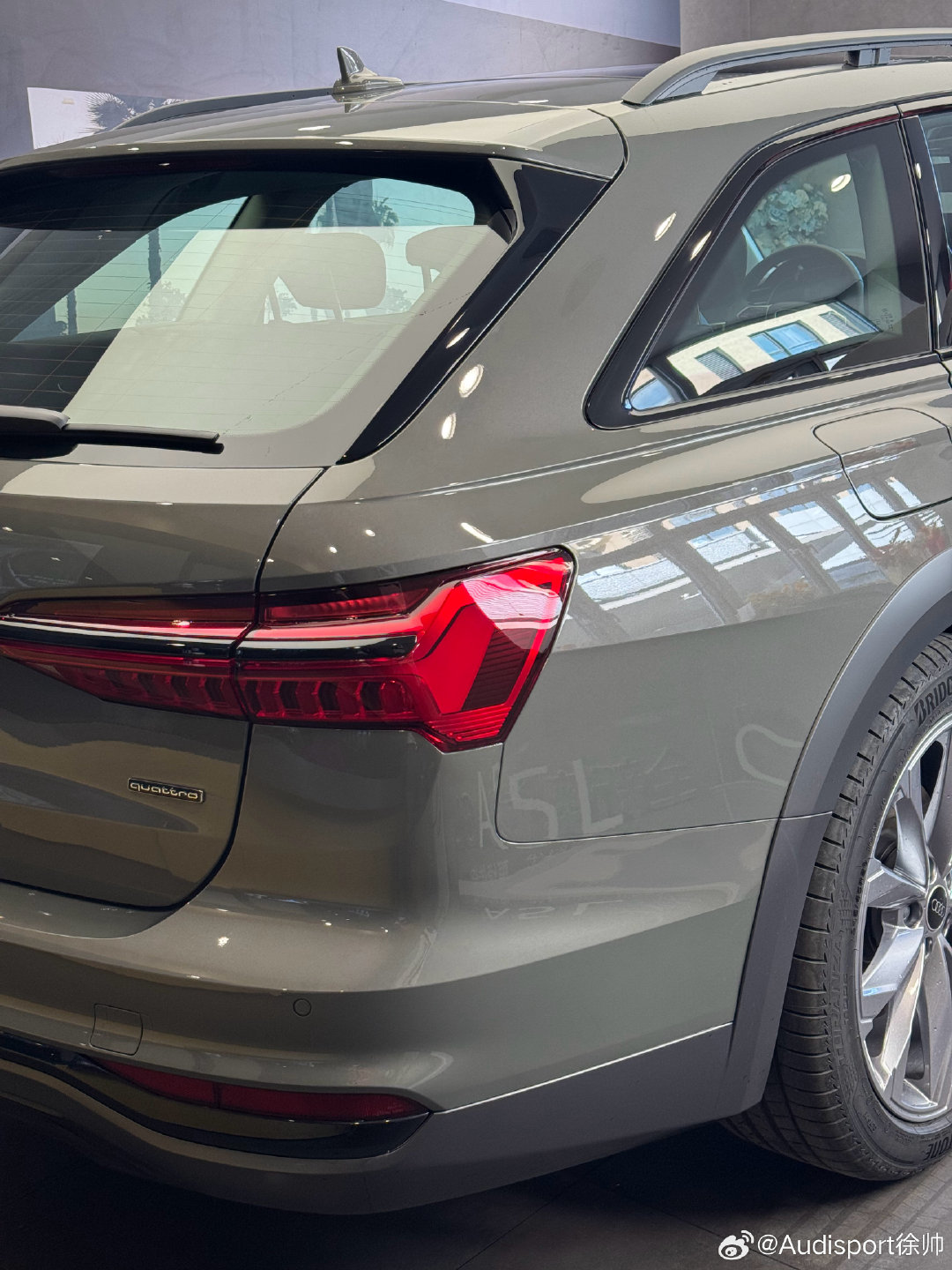 奥迪A6Allroad星辰灰交付 恭喜车主成为奥迪车车主
#奥迪##a6allroad# ​