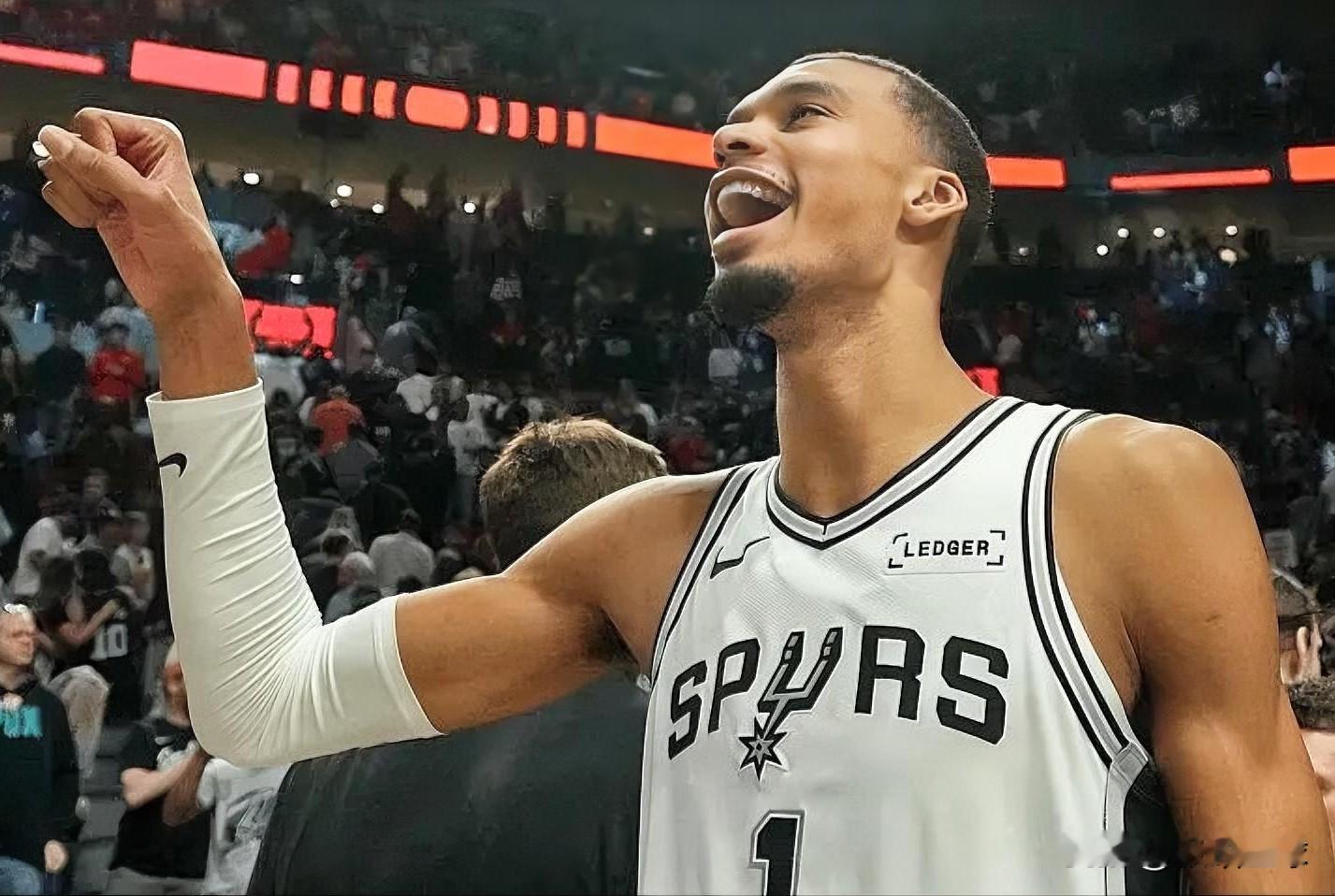 大势已定！马刺114-95大胜开拓者，4-1淘汰对手晋级次轮，杨瀚森末...