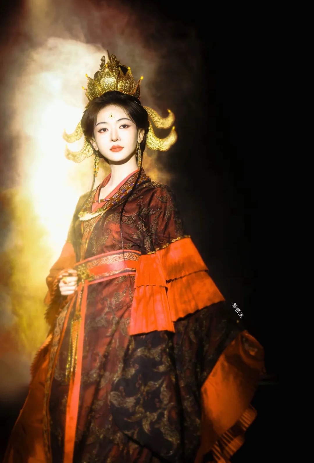 #吴谨言秦长歌# ✿#吴谨言凤不栖# 

若无捷径可循，便以汗水为墨。
日复一日的勾勒，终将绘就一幅波澜壮阔的人生画卷。


｜吴谨言秦长歌｜吴谨言凤不栖｜｜吴谨言周燕｜吴谨言重生之门源起| ｜吴谨言御廷谣｜吴谨言孟廷辉 | |  吴谨言眉林 ｜吴谨言春花焰  | 吴谨言程蔚然｜吴谨言回来的她们 ​