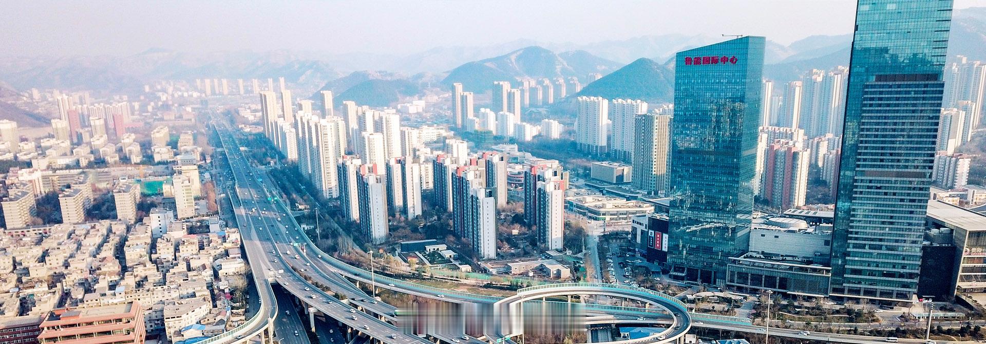 #2026人工智能产业大会将在济南举办#【落地济南！2026人工智能产业大会10月举办】2026人工智能产业大会将于10月14日—16日在济南举办，大会由中国信息通信研究院、山东省工业和信息化厅、济南市人民政府联合主办。人工智能产业大会已连续举办两年，今年是首次走出北京，落地济南。

本次大会设置开幕式 ​