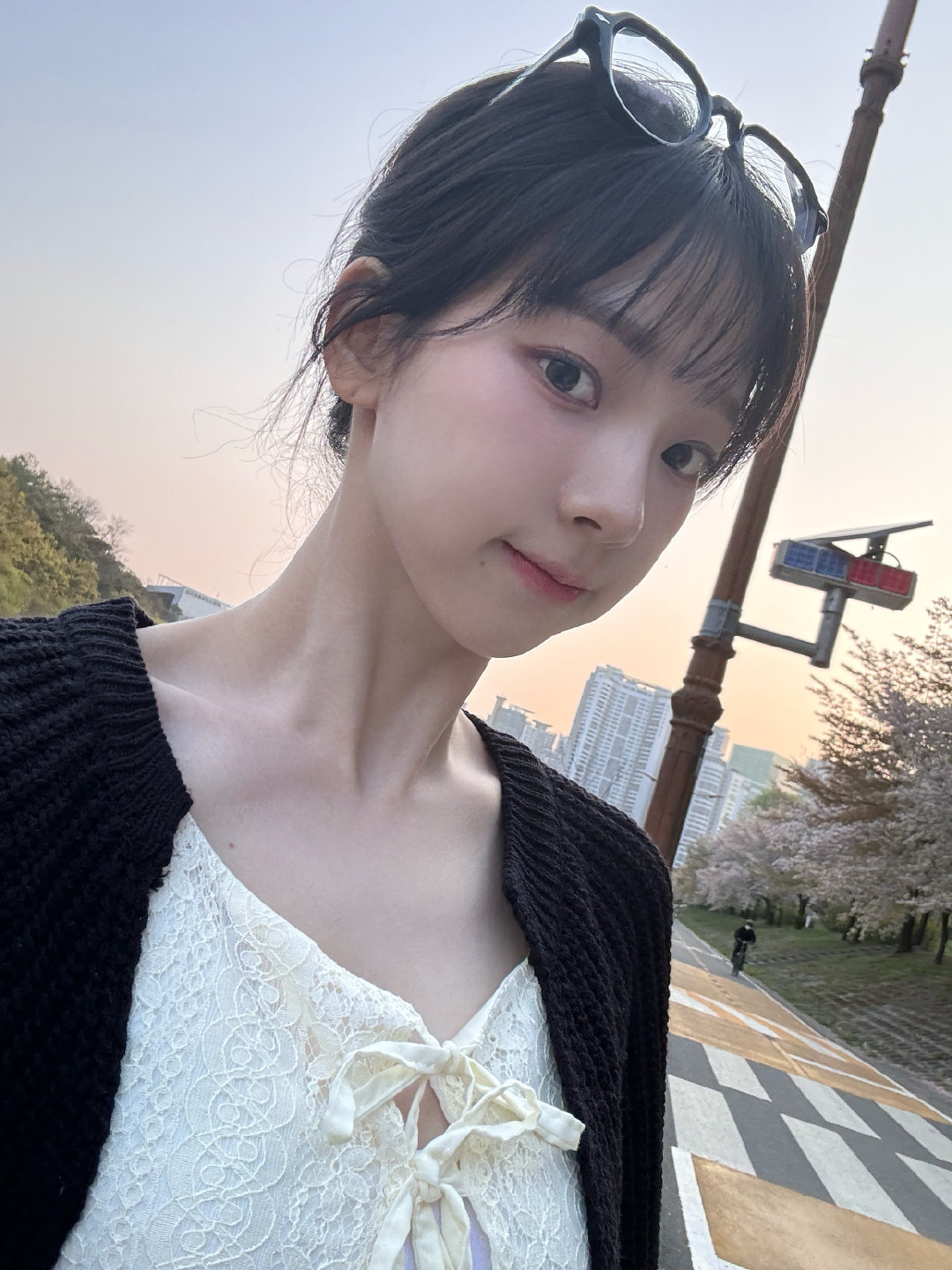 #柳智敏[超话]##柳智敏##karina##许愿瓶里的珉时珉刻# 能不能借着天冷的理由，再靠近你一点… ​